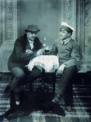 Иван Аполлонович Белоголовый (слева) с сыном